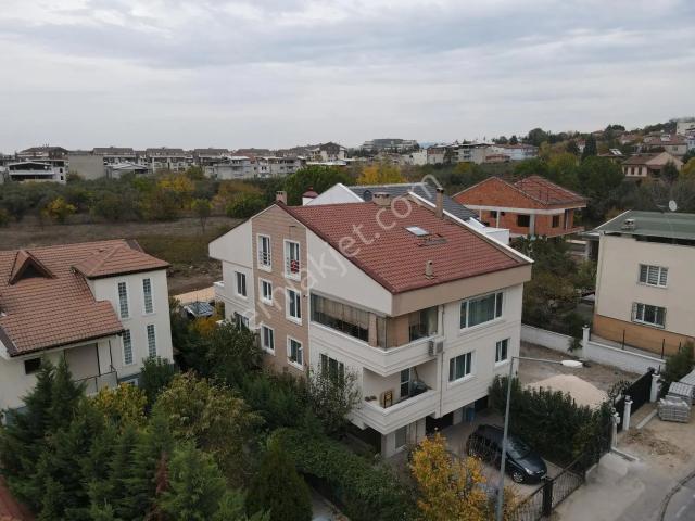 Mef Gyd'den Hamitler'de Müstakil Bahçeli Otoparklı Komple Bina !