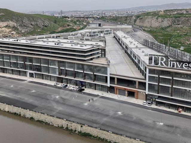 MEGA ŞAŞMAZ'DA GİRİŞ KATINDA SATILIK DÜKKAN