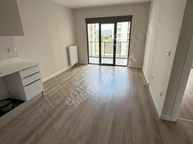 Mega İnvest'ten Kiralık 1+1 61 M2 Daire
