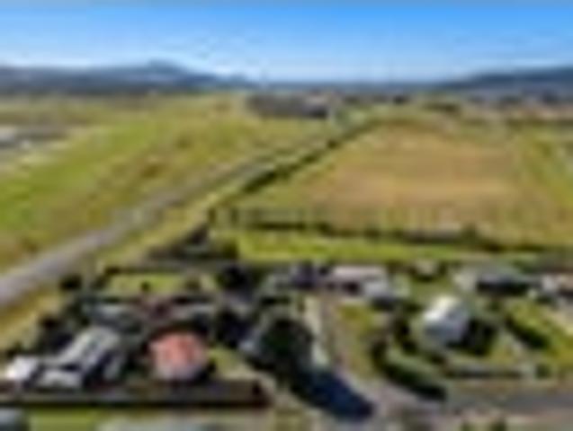 MEGA SECTION, NO COVENANTS + 1BED/1BATH