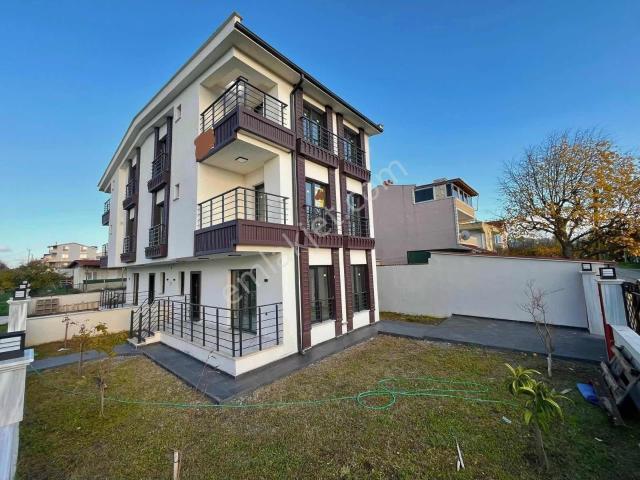 #mega Yapı# Kapalı Mutfaklı Denize Yakın Özel Tasarım 4+1