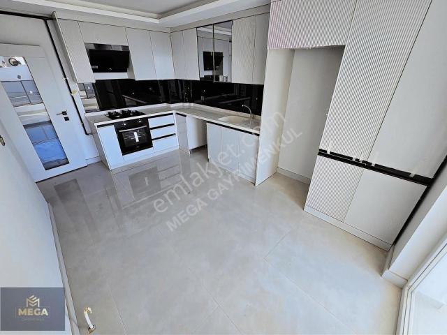 Mega'dan Esertepe Merkezde Manzaralı,kpl.grjlı Sıfır,lüx 3+1'ler