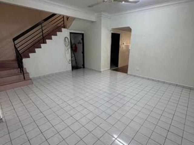 Megah ria Jalan jelatang double storey house for Rent