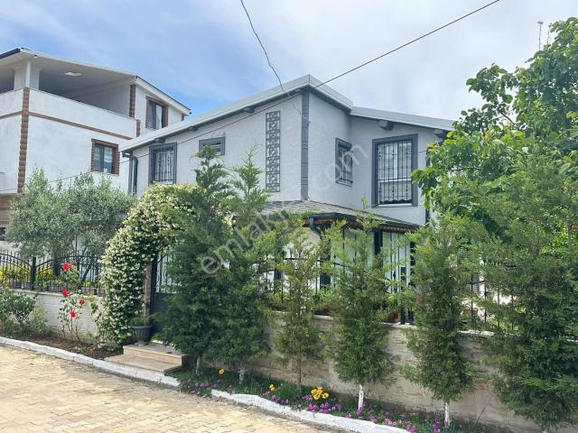 Megeden Yeğen 1 Sitesinde 310 M² 2 Katlı Müstakil Satılık Villa