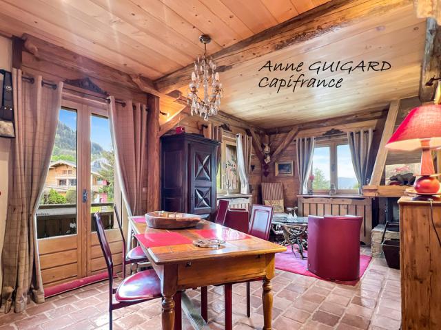MEGEVE 74 Beau 3 PIECES entièrement refait avec cheminée, beaucoup de charme, vue Mont Blanc