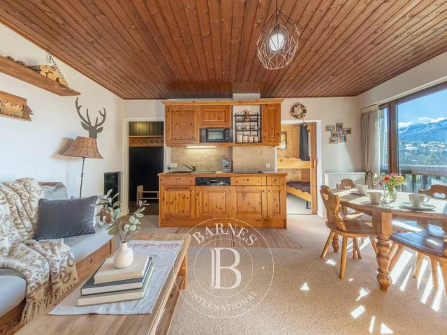 MEGÈVE – PROCHE CENTRE – APPARTEMENT 1 CHAMBRE – RÉSIDENCE AVEC PISCINE