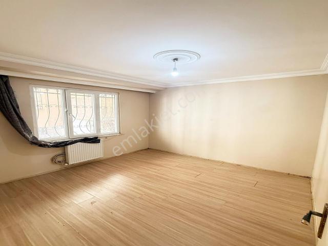 Mehterçeşeme'de Metrobüse 15 Dk Esenyurt Satılık 2+1 Daire