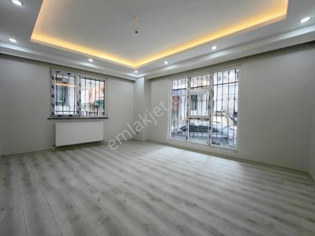 Mehterçeşme Acil Satılık 2+1 Bahçe Katı