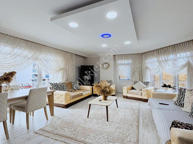 Mehterçeşme Mah Satılık 110m2 Arakat Daire