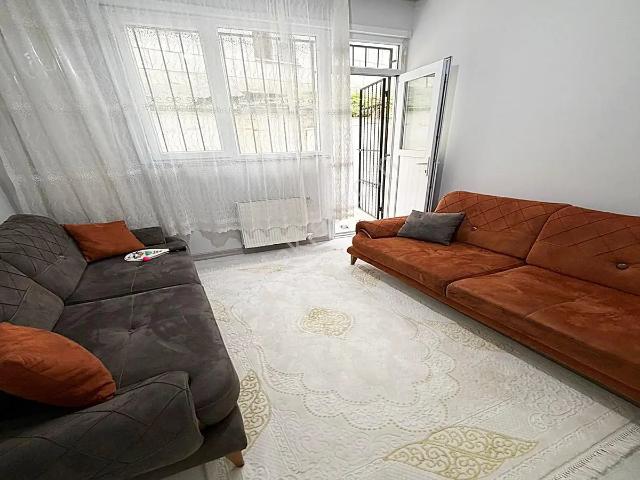 Mehterçeşme Mh'de Bahçe Kullanımlı Düz Giriş Emsalinde 2+1 Daire
