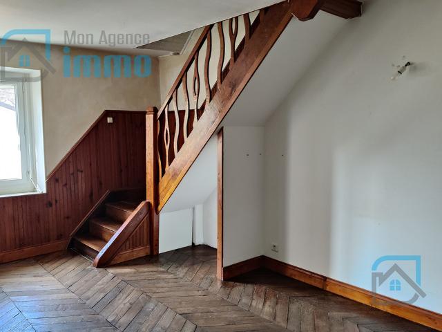 Mehun Sur Yèvre 18 Maison de pierres avec 1 chambre, jardin et garage