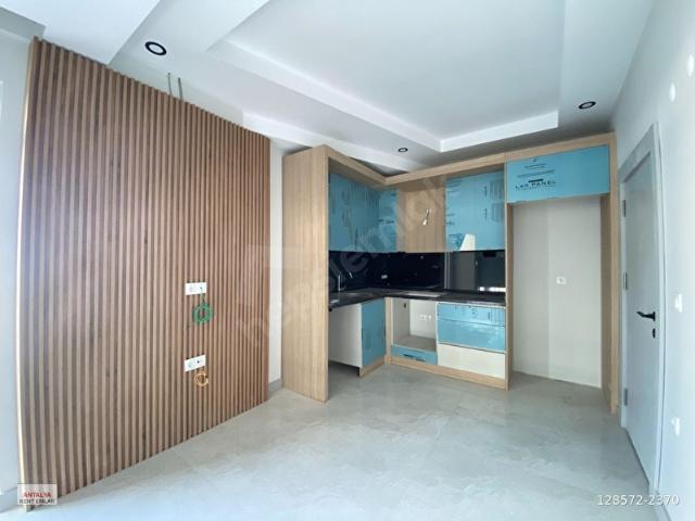 MEHMET AKİF'TE CADDE YAKINI HAVUZLU 2.KAT 1+1 55m2 SIFIR İSKANLI LÜKS DAİRE