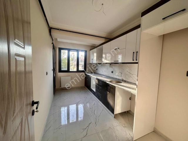 Mehmet Akif Ersoy Mahallesinde 2+1 90 M2 Sıfır Daire