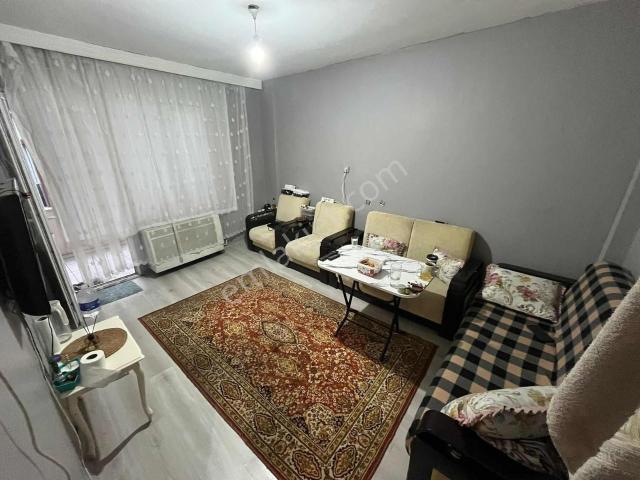 Mehmet Akif'te Satılık 2+1 80m2 Eski Yapı Hisseli Daire