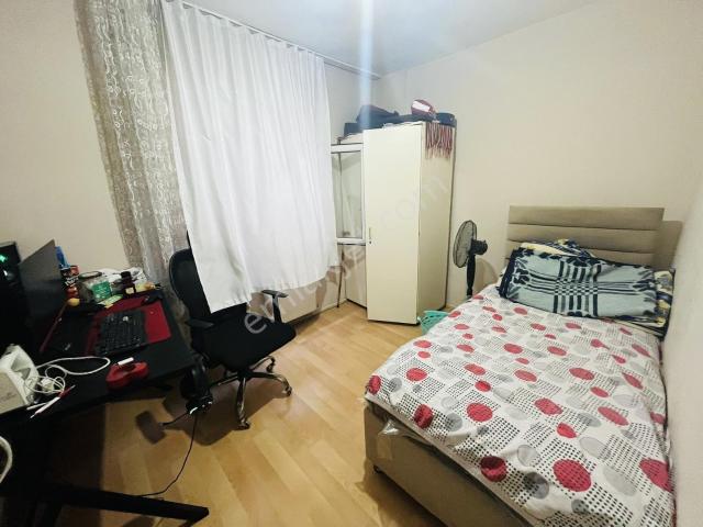 Mehmet Akifte Satılık 2+1 Metro Yanı 80m2 Daire