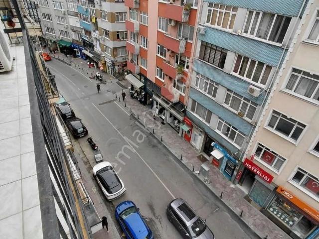 Mehmethan Emlak'tan Cadde Üstünde Full Eşyalı Geniş Balkonlu