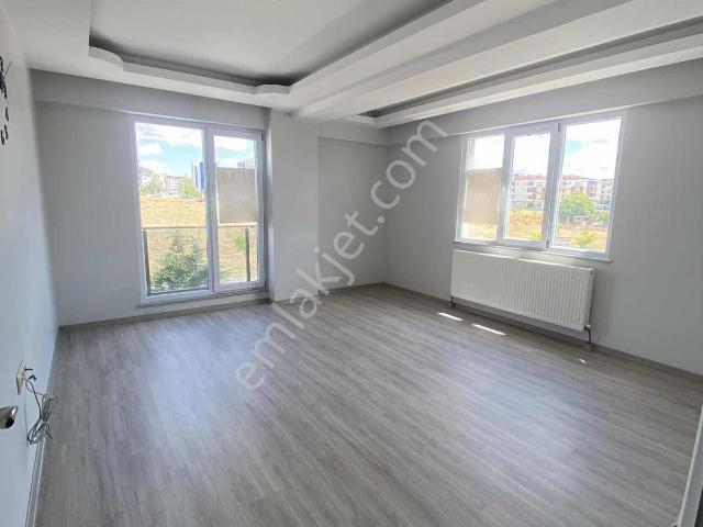 Mehmetoğlu Gayrimenkulden Çobançeşme Mahallesi Satılık 2+1 Daire