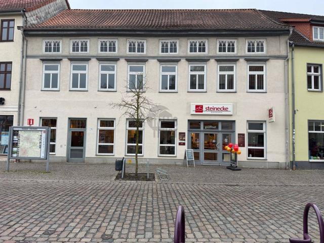 MEHR ALS 10% RENDITE Steigerungspotential Geschäftshaus im Herzen von Salzwedel 10 Jahres Mietvertrag