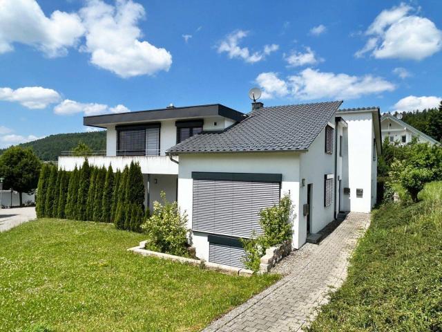 Mehr geht nicht. TOP Zustand. TOP Energie. Ohne Stufen. Moderne 4 Zimmer auf 122 m². Große Garage