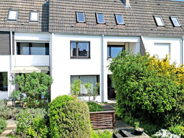 Mehr Platz: Reihenhaus in ruhiger und zentraler Ortslage von Harleshausen