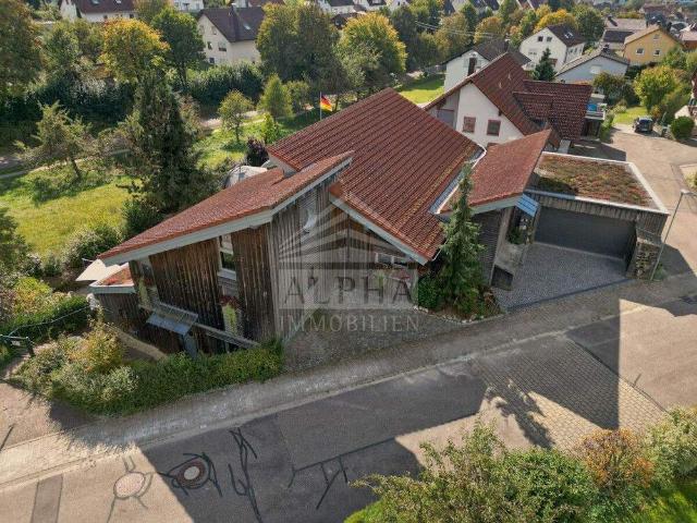 MEHRGENERATIONEN HAUS* Modernisiertes Zweifamilienhaus mit Pool, Luxusausstattung in Böhmenkirch