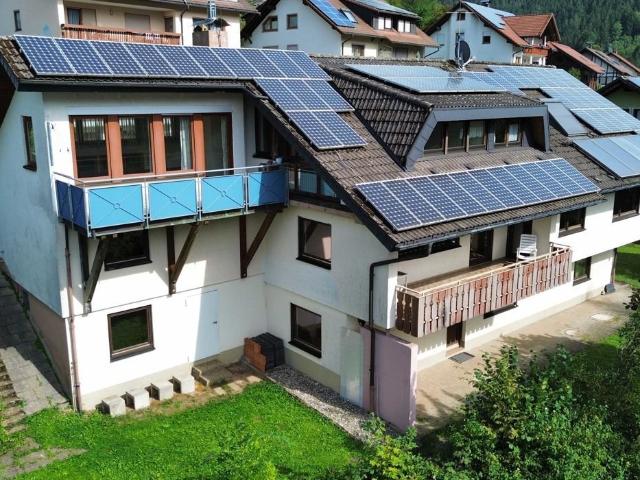 Großes Haus mit Ferienwohnung