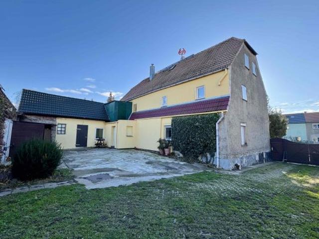 Mehrgenerationenhaus mit großem Grundstück zu verkaufen! *Pool* *Garage* *Einliegerwohnung
