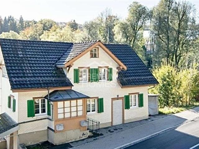 MEHRGENERATIONENHAUS MIT HERZ UND VERSTAND