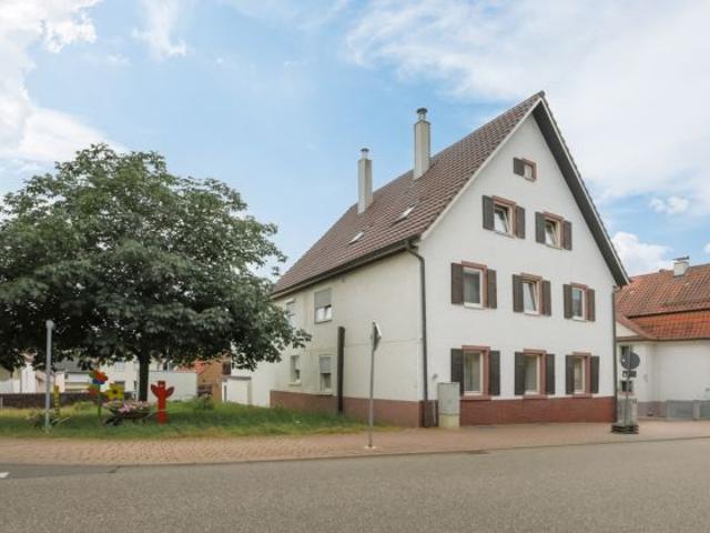 Mehrgenerationenhaus mit Scheune