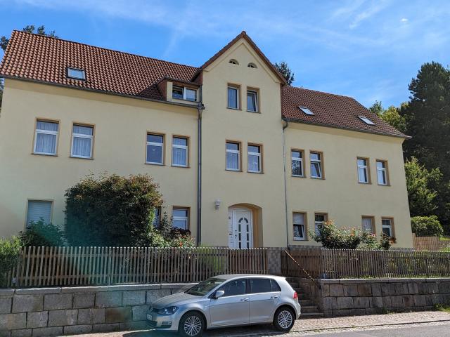 Mehrfamilienwohnhaus in 08141 Reinsdorf, Straße der Befreiung neben 51