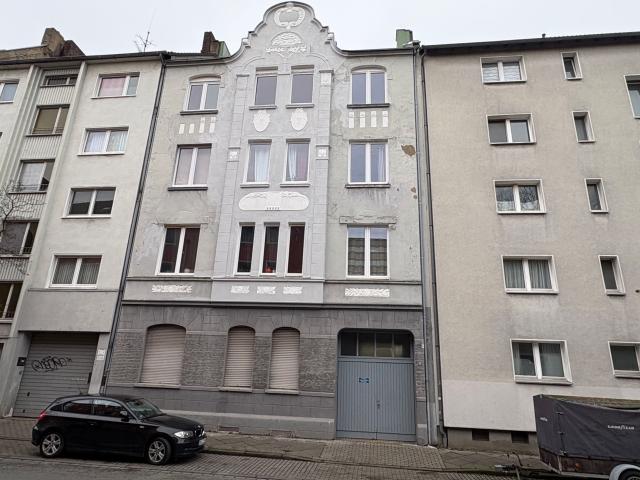 Mehrfamilienhaus mit 4 Garagen in der nördlichen Dortmunder Innenstadt