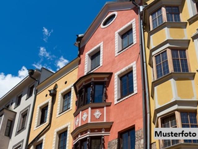 Mehrfamilienhaus mit 6 Wohnungen, Garage und Carport + provisionsfrei