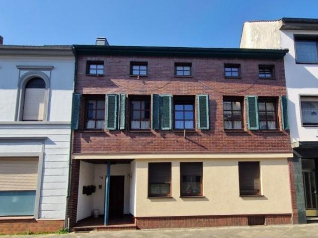 Mehrfamilienhaus mit 3 bis 4 Wohneinheiten, Dachterrasse und Innenhof in Viersen Dülken