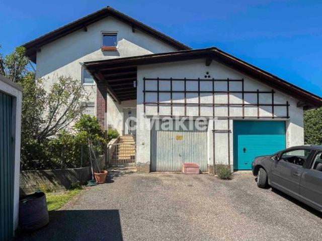 Mehrfamilienhaus mit 3 Einheiten und großem Garten in begehrter, familienfreundlicher Lage
