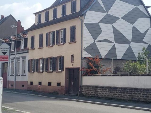 Mehrfamilienhaus mit 3 Wohnungen und Rückgebäude