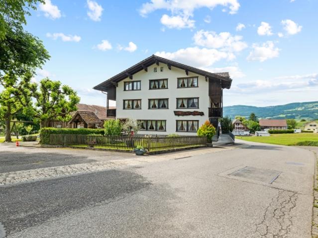 Mehrfamilienhaus mit zusätzlichem Bauland
