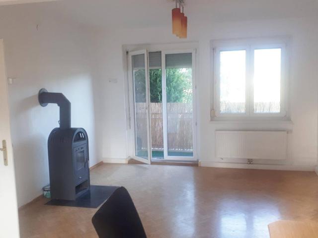 Mehrfamilienhaus mit freundlicher, heller Wohnung im 1.Stock