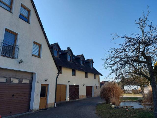 Mehrfamilienhaus mit Gewerbeeinheit in Kleinsendelbach Kapitalanlage in attraktiver Lager