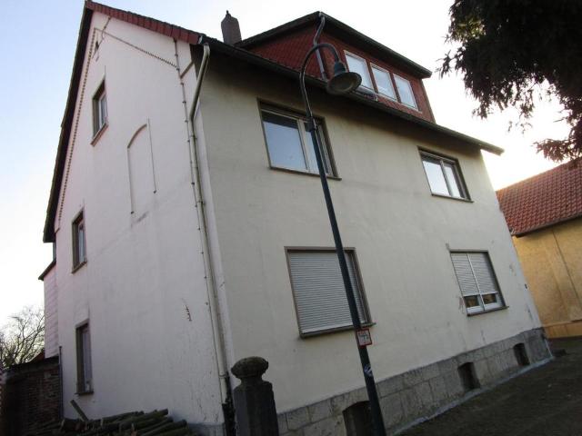 Mehrfamilienhaus mit Nebenhaus in 31028 Gronau, OT Banteln