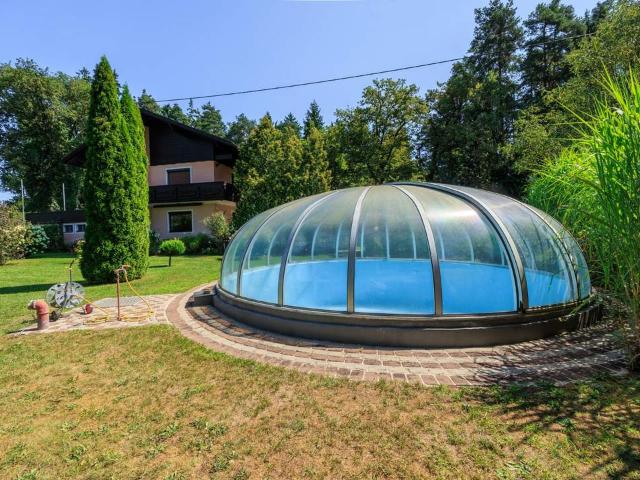 Mehrfamilienhaus mit Park in Pubersdorf