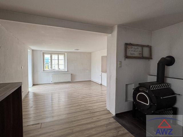 Mehrfamilienhaus mit Potenzial in sonniger und ruhiger Lage mit schönem Fernblick!