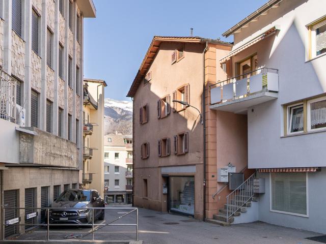 Mehrfamilienhaus an bester Lage in Brig
