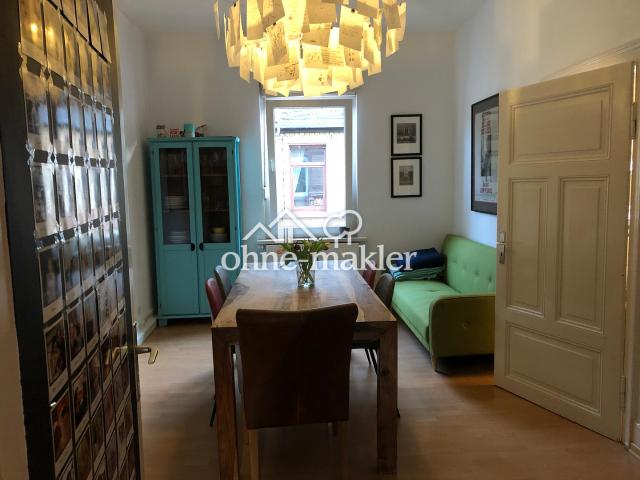 Mehrfamilienhaus in Frankfurt, stilvoller eleganter Altbau mit Garten in zentraler Lage