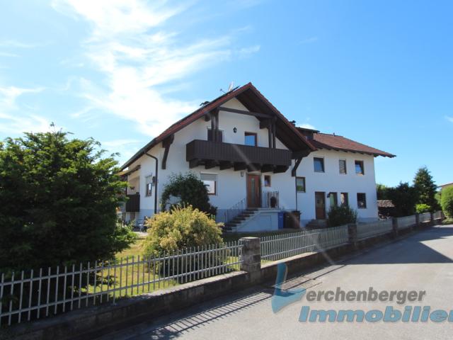 Mehrfamilienhaus in ruhiger Lage von Offenberg Neuhausen
