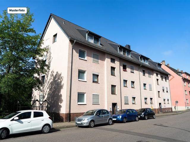 Mehrfamilienhaus in 23554 Lübeck, Schwartauer Allee