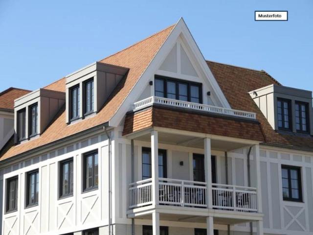 Mehrfamilienhaus in 42659 Solingen, Starenweg