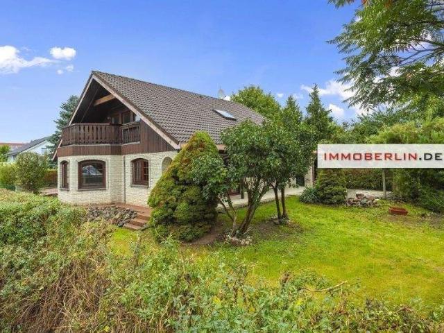 Mehrfamilienhaus, Wohnhaus in Schönefeld