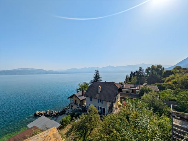 MEILLERIE – Vue lac et montagnes – À proximité d'Évian et de la frontière suisse