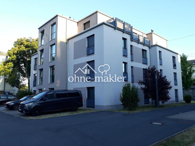 mein eigenes Apartment: modern, praktisch + PKW Parker mit toller Dachterrasse in Dresden Strehlen
