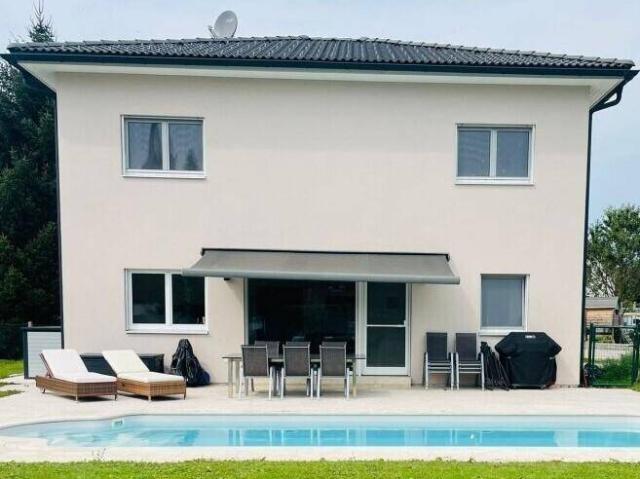 Mein Zuhause Einfamilienhaus mit großem Garten, Pool.